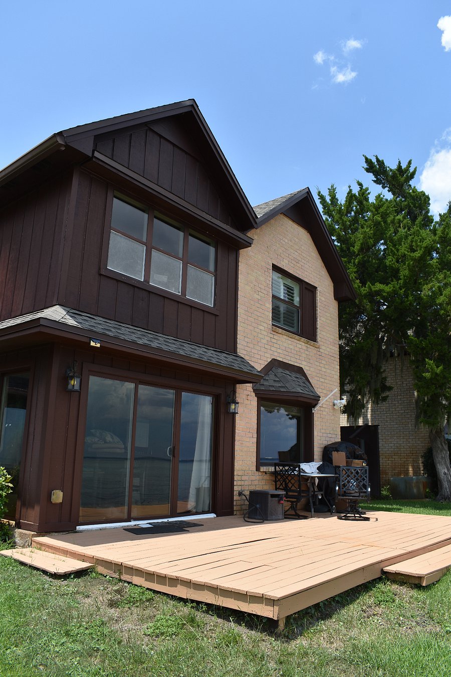 Back view with extra large deck!