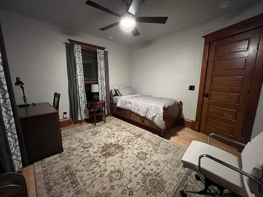 SE bedroom, twin bed.