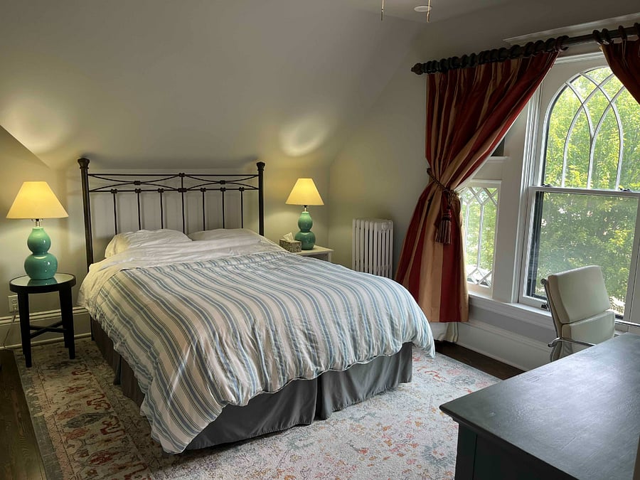 Attic bedroom. Queen bed.