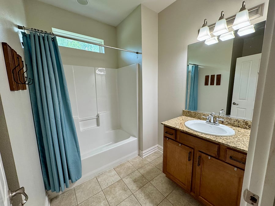 Guest bathroom. 