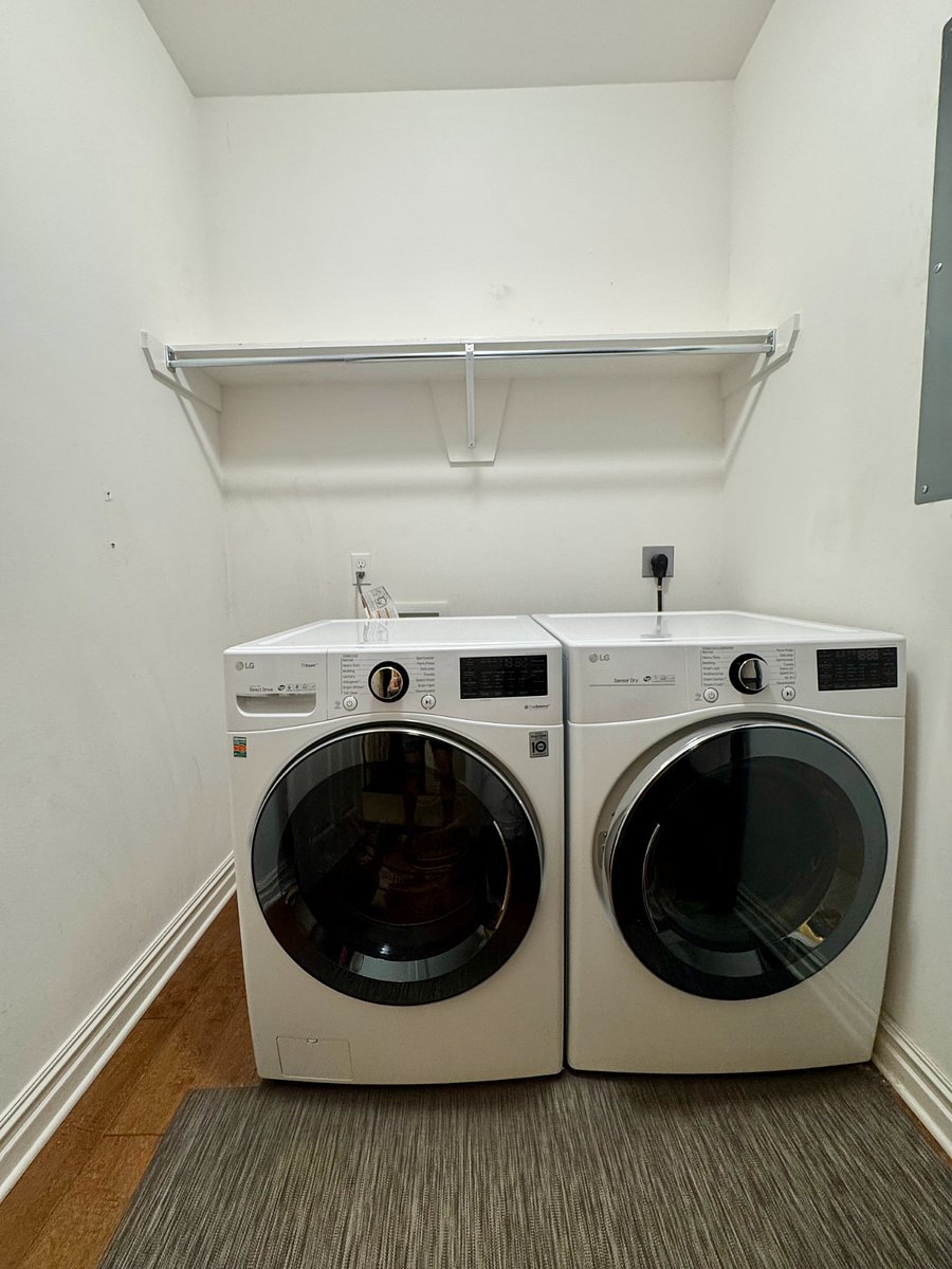 Washer/dryer.