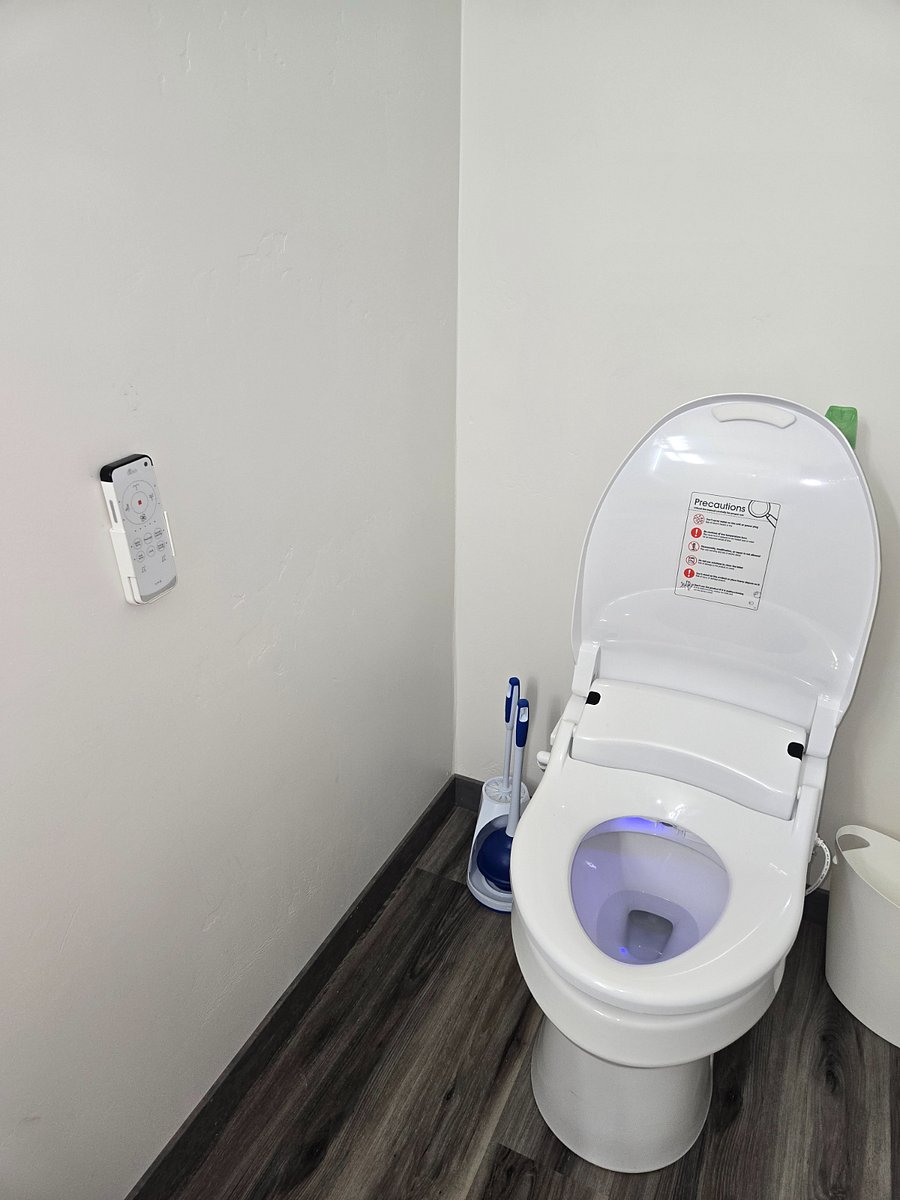 BIDET