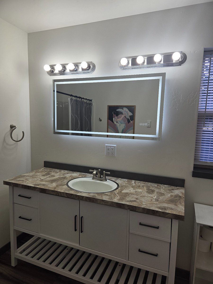 4'X2' MAKE UP LIGHTED MIRROR