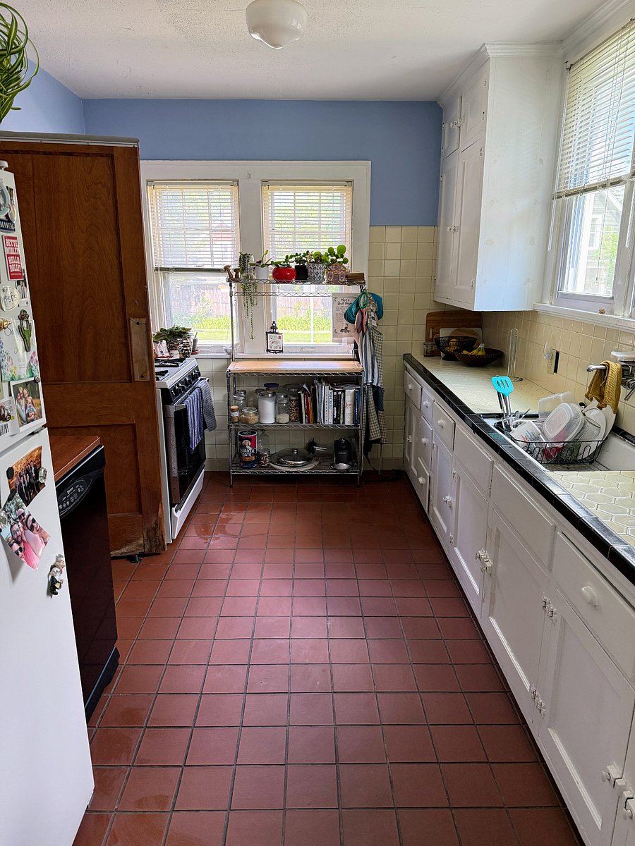 Shared kitchen (dishwasher not functional; may install small dishwashing unit at some point)