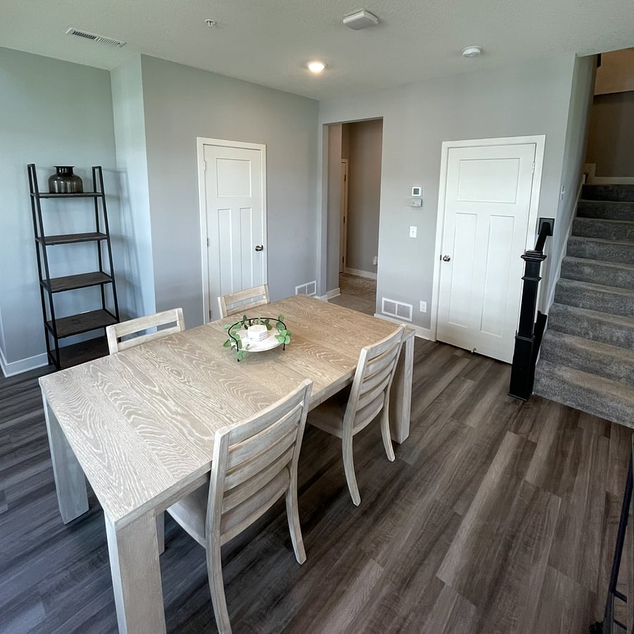 Dining area (2)