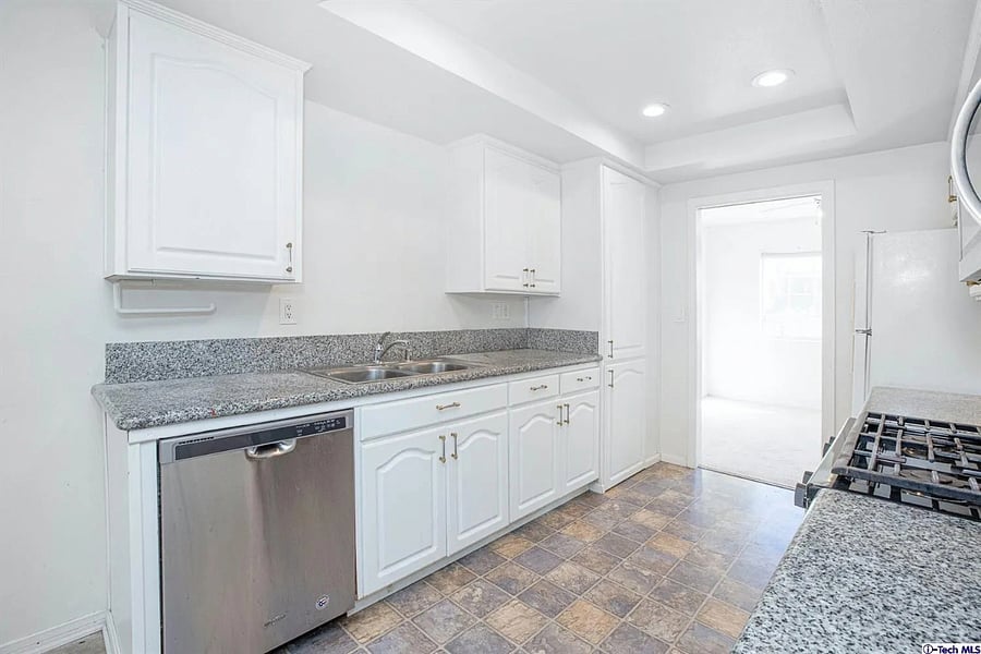 Furnished Finder property 874213_1 photo 11