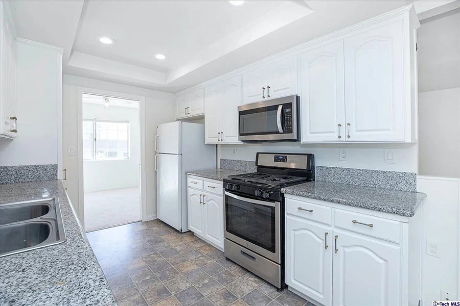 Furnished Finder property 874213_1 photo 12