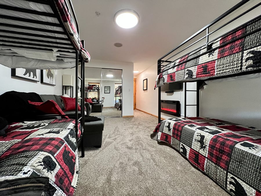 50" TV | Fireplace | Large Closet w/ Drawers & Hangers.