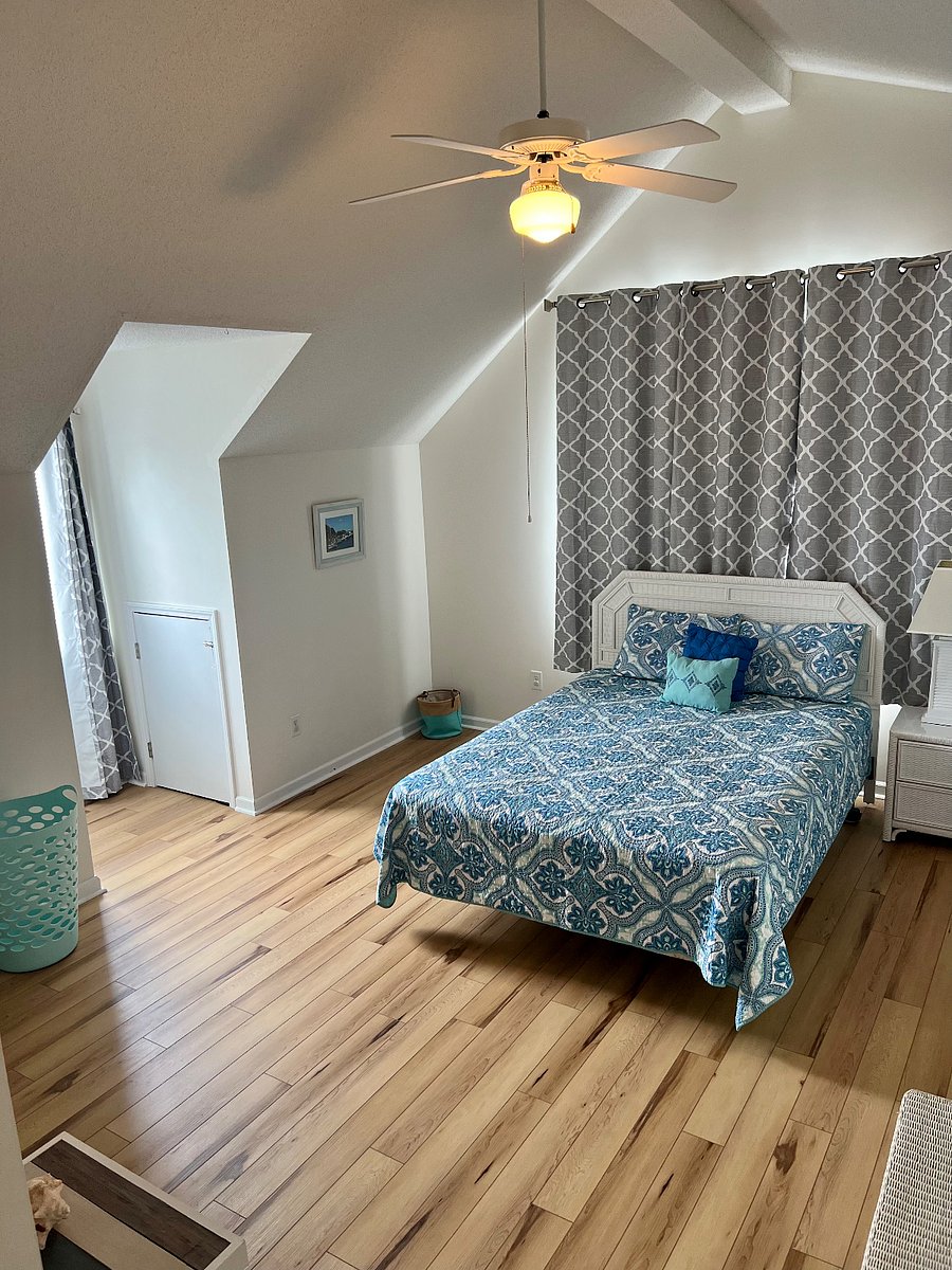 Upstairs bedroom 2 (primary with in room bath)