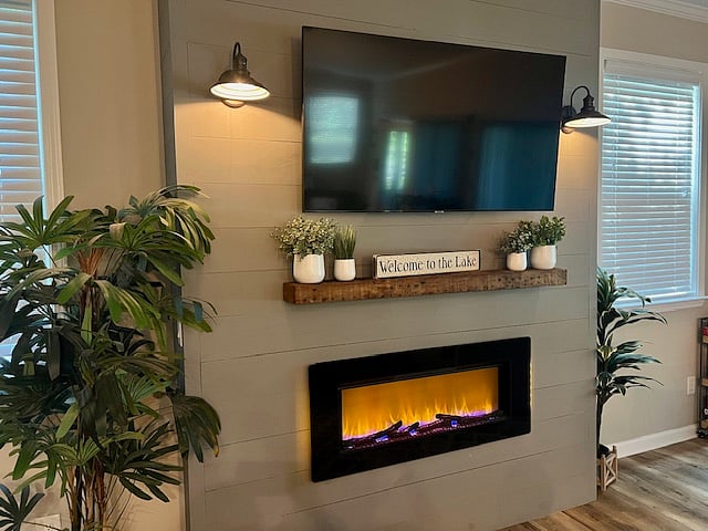 Fireplace w/ blower