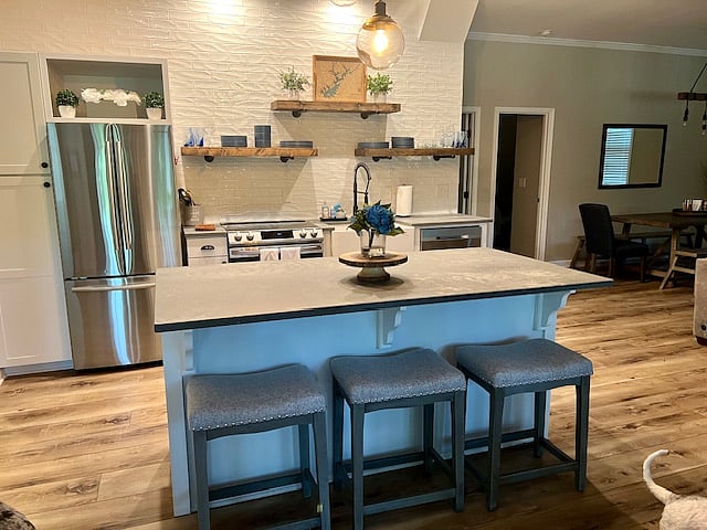 Sitting room at the Kitchen Island