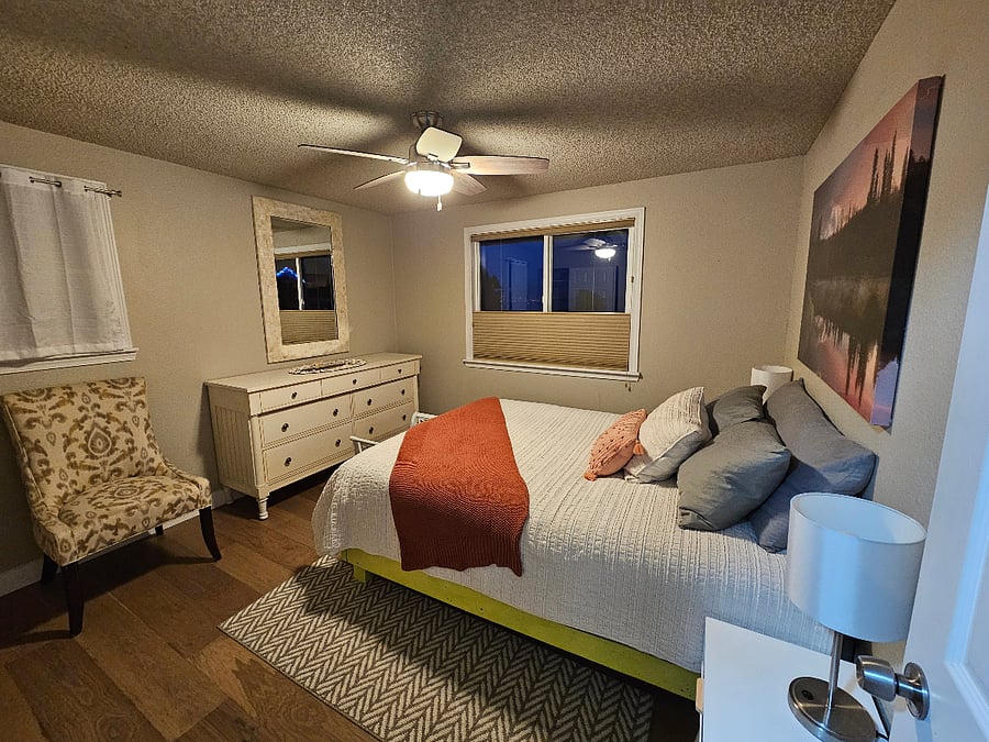 Master Queen Bedroom - Ocean View