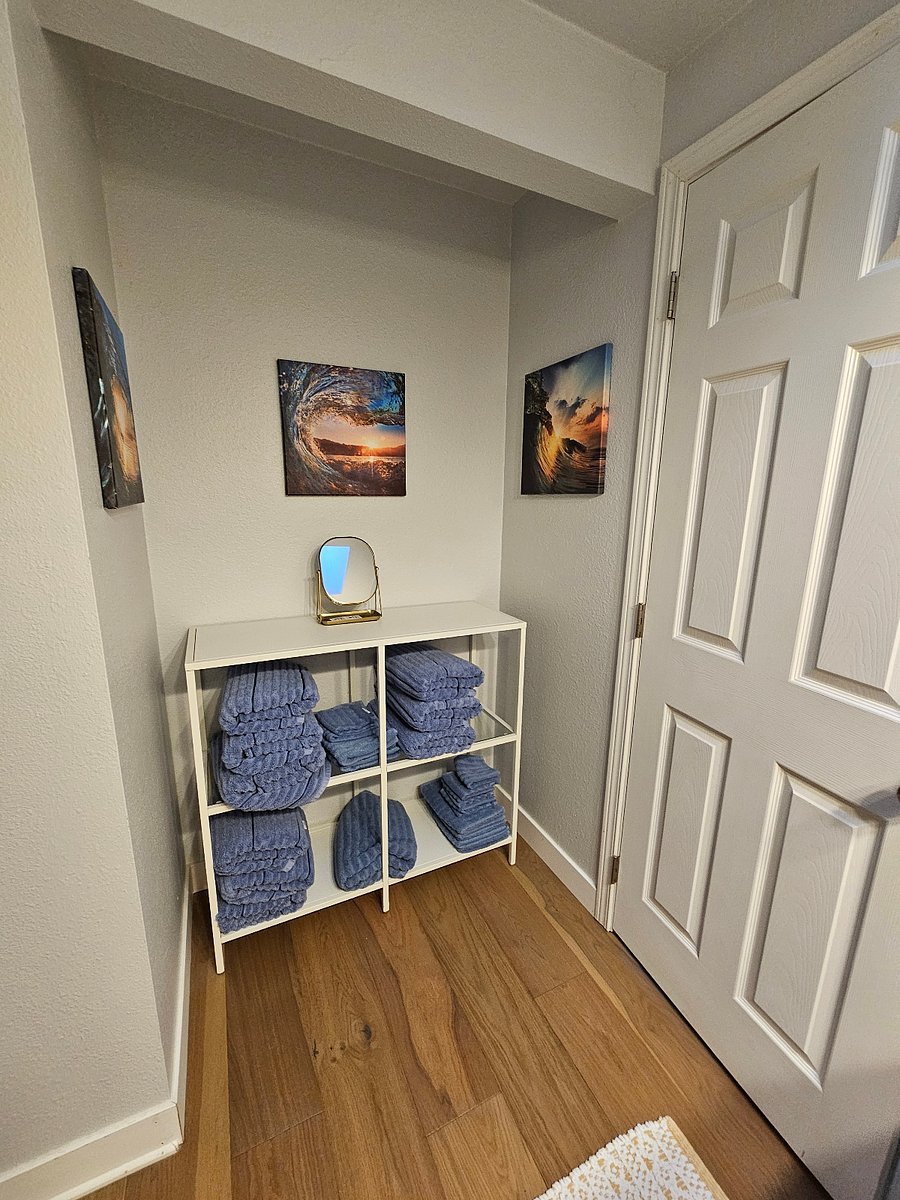 Main Bathroom - w/ walk in shower