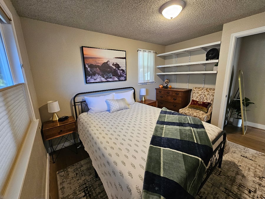 Queen Bedroom #3 - Garden View