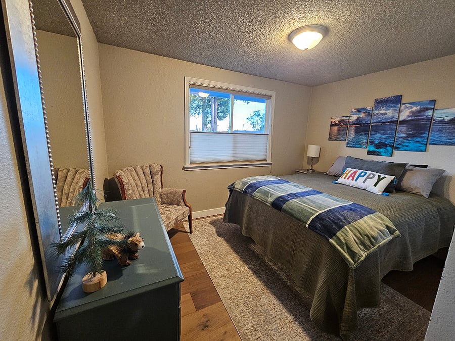 Queen Bedroom #2 - Ocean View