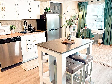 Furnished Finder property 874512_1 photo 3