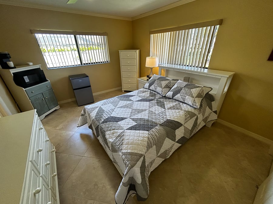 Bedroom (completely tiled)