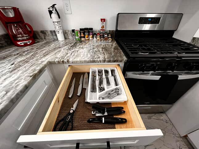 Fully Stocked Kitchenwares