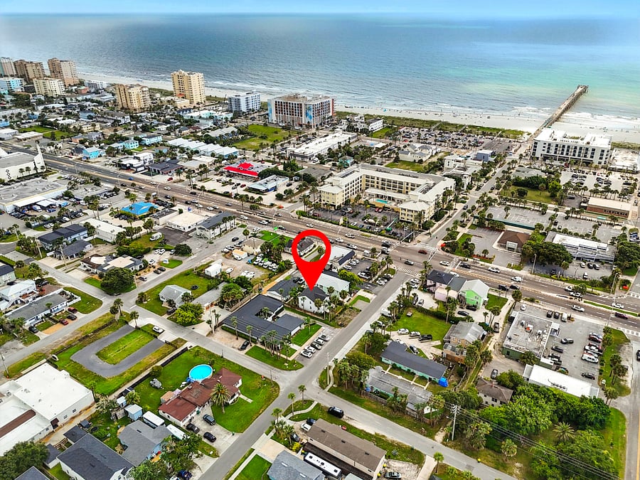 3 blocks from the beach