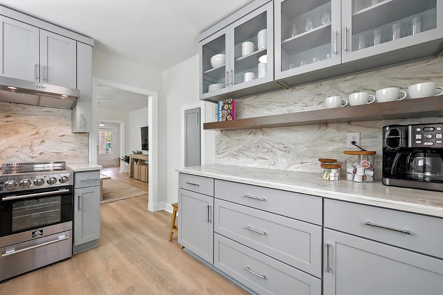 Full kitchen