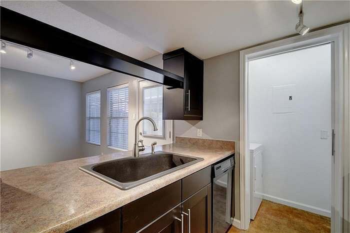 Furnished Finder property 874684_1 photo 3