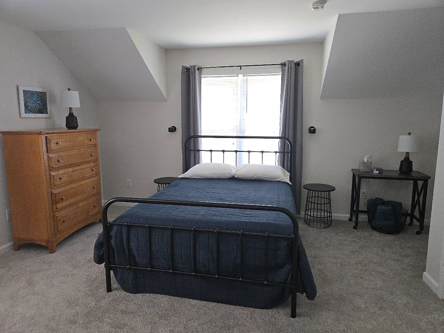 Sleeping area with Queen bed