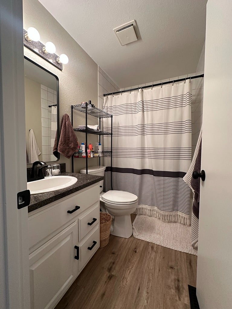 Full bathroom shared with one other tenant. Bath towels, Hand towels and washcloths included.