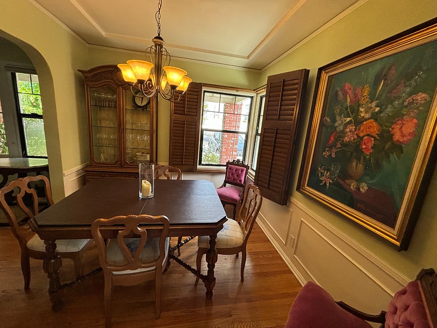 Dining room off kitchen