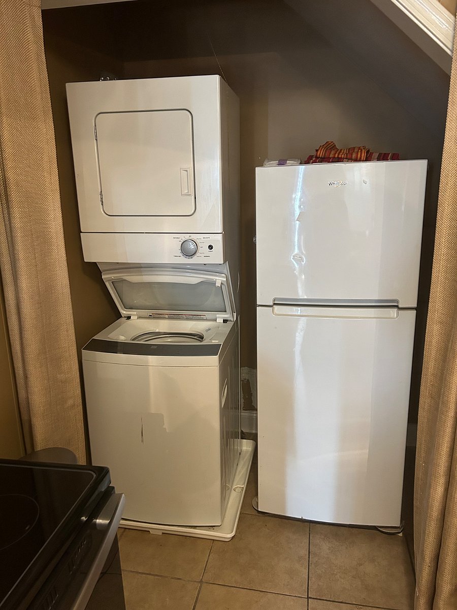 Washer/dryer and refrigerator