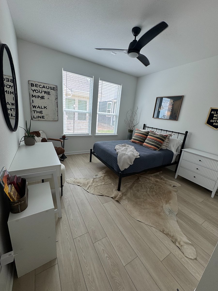 Bedroom 2 (full bed)
