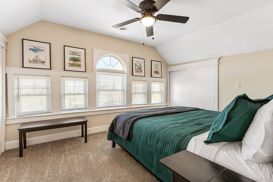 King Size Bed with two closets