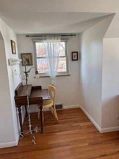 N facing bedroom -  nook w/ desk
