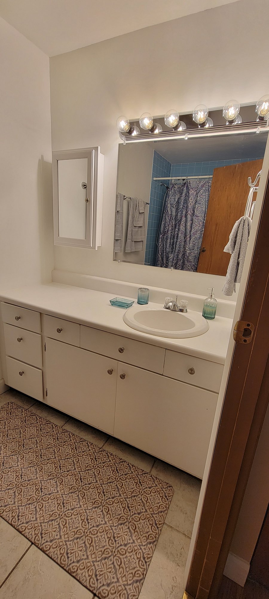 Furnished Finder property 875006_1 photo 8