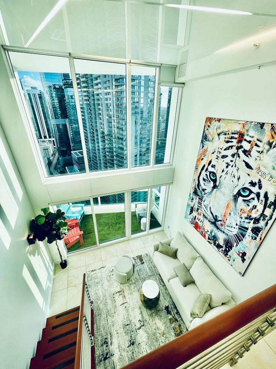 Overview from the 2nd floor