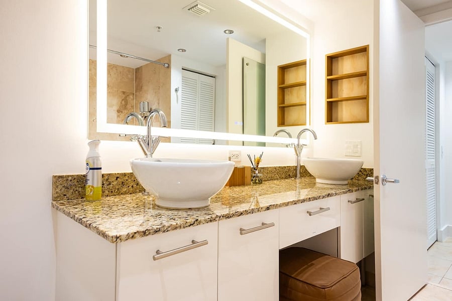 Main bathroom