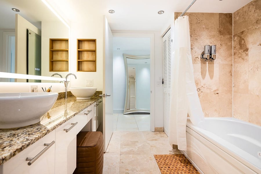 Main bathroom