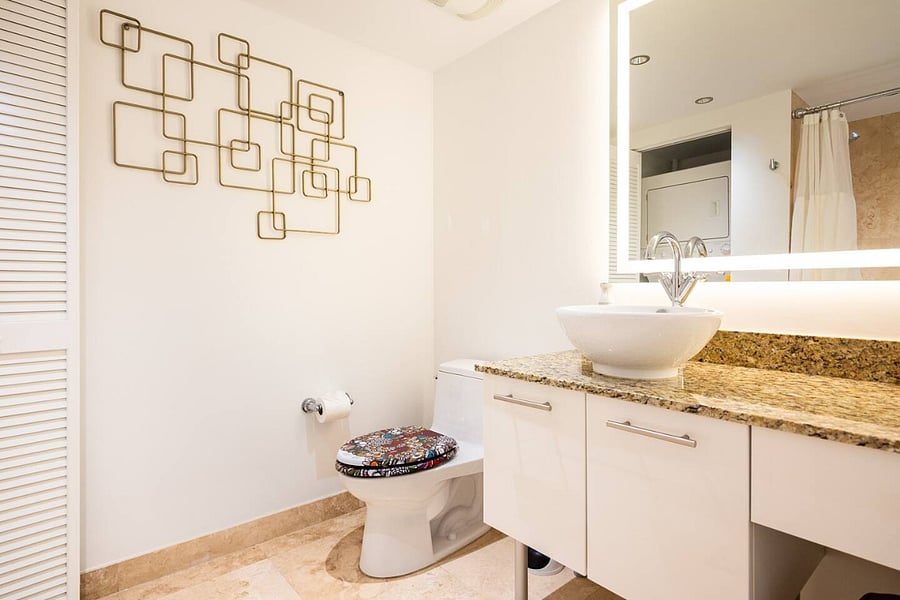 Main bathroom