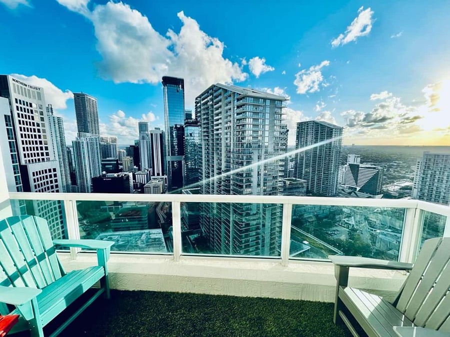Breathtaking Brickell view from your Balcony