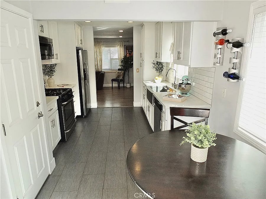 Furnished Finder property 875122_1 photo 3