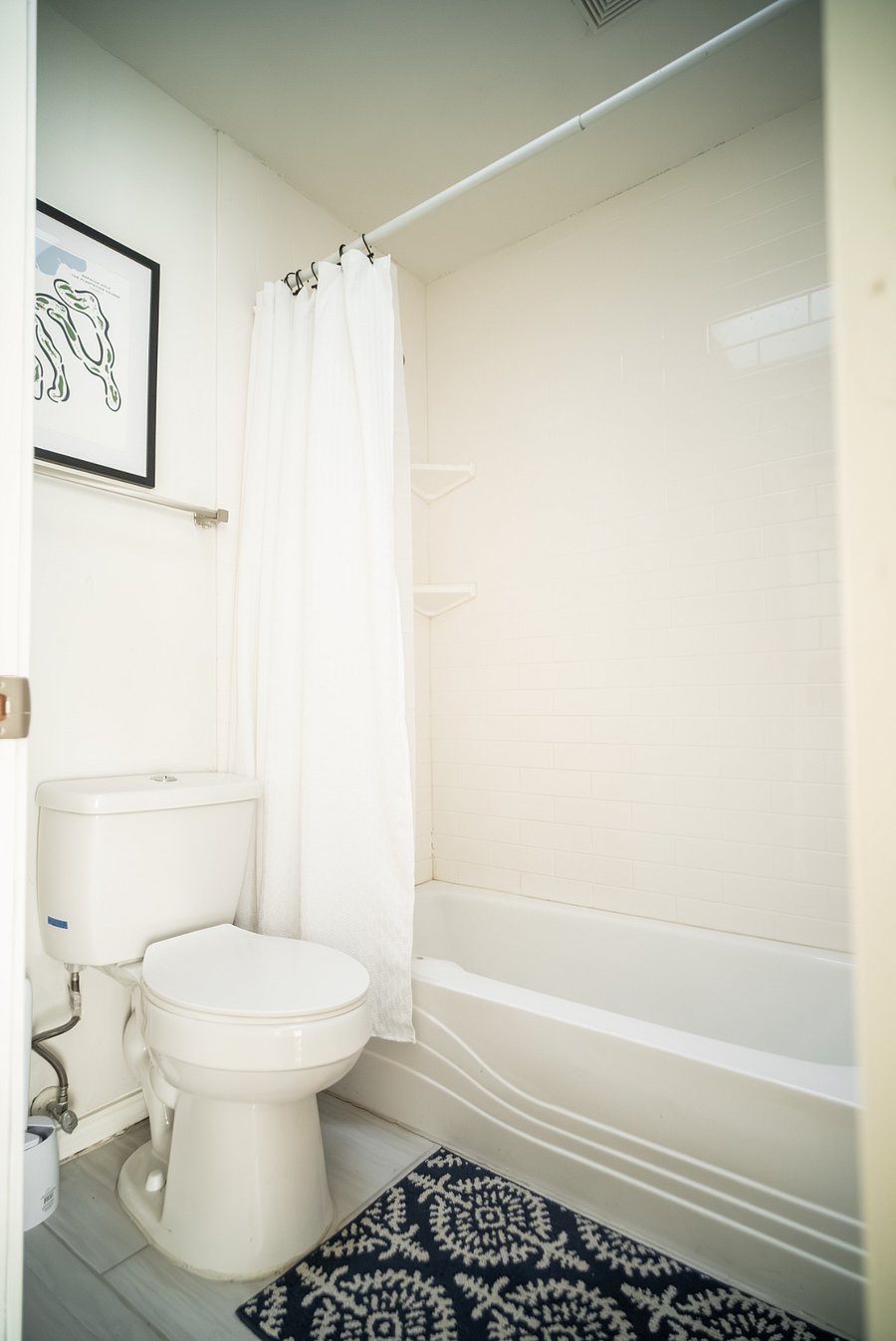 Bathroom 2 (Upstairs)