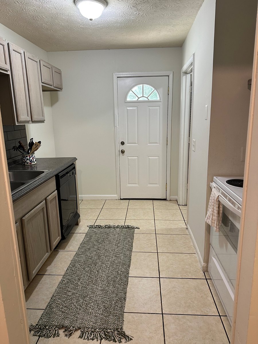 Furnished Finder property 875224_1 photo 17