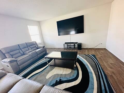 Furnished Finder property 875402_1 photo 3