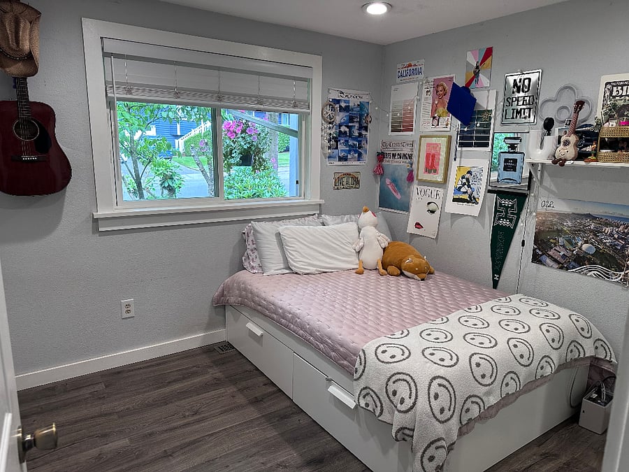 2nd Bedroom with Full size bed