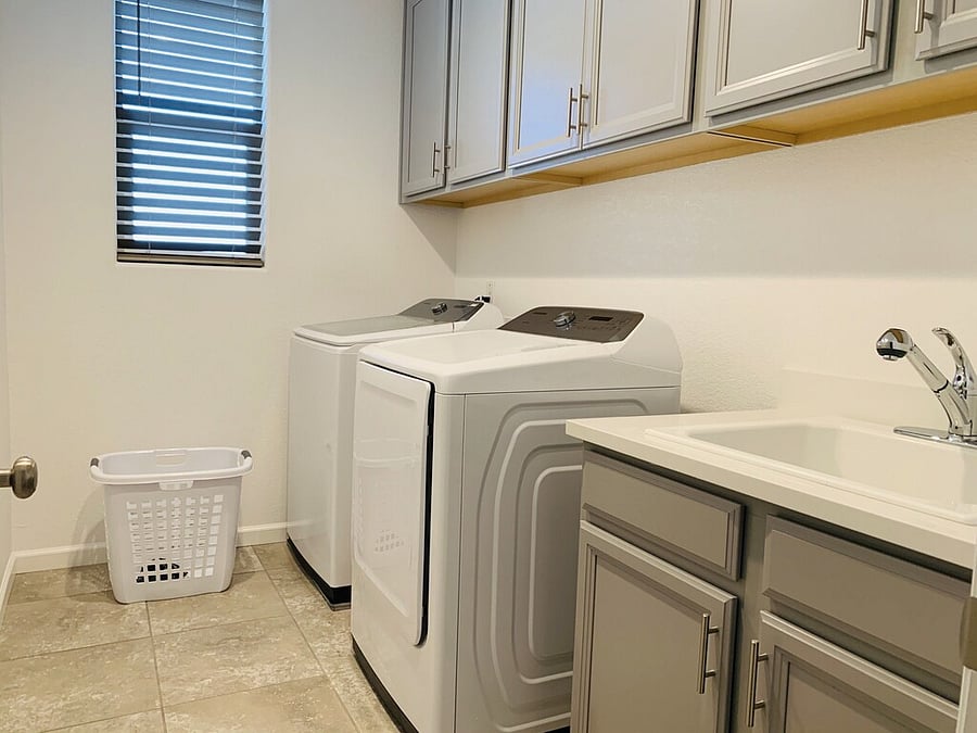 Laundry Room with sink