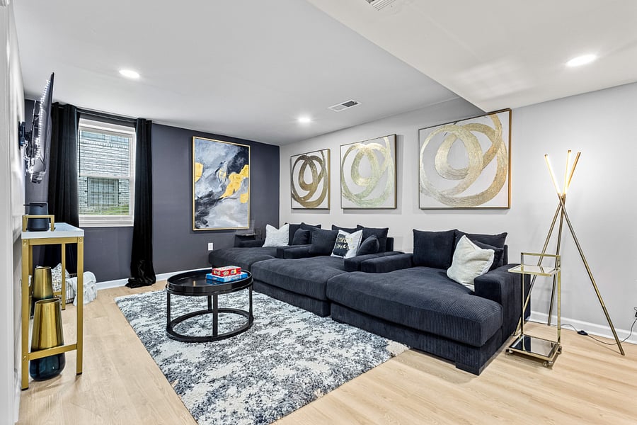Common Area with smart tv for netflix,  youtube, amazon tv and more. 