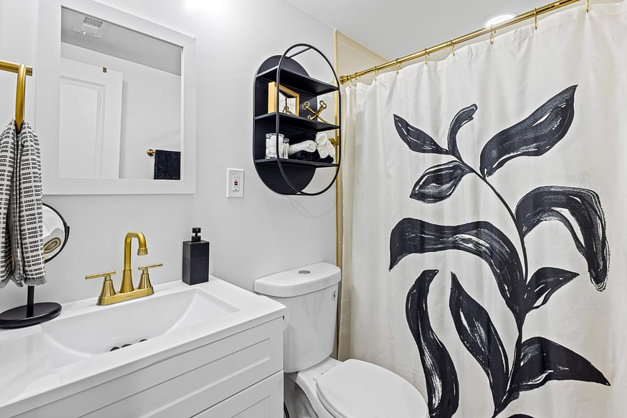 Full Bath 2