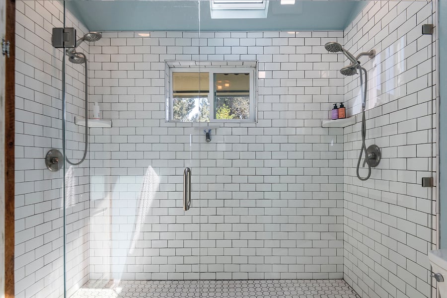 Upstair walk in shower w/ dual shower heads