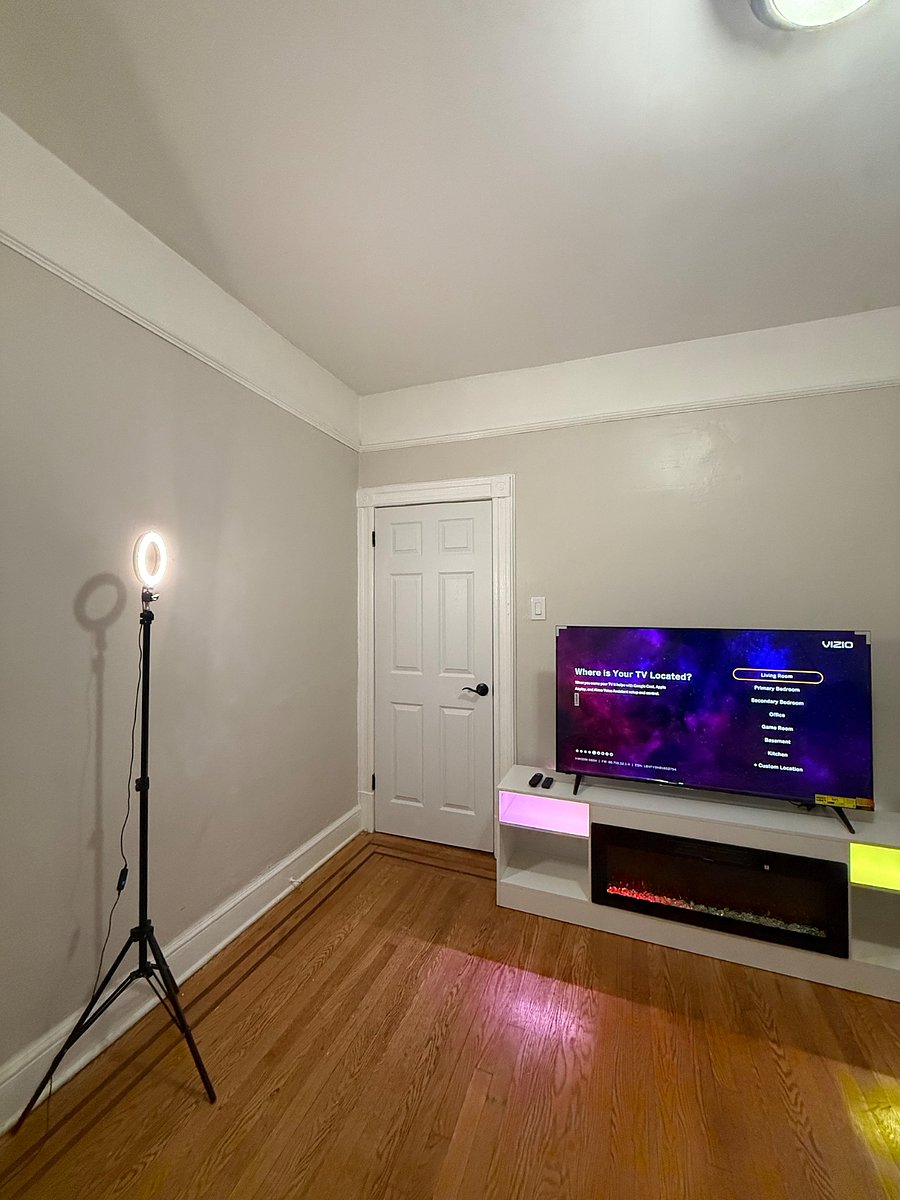 Light up photo station desiged for your perfect Instagram moment.