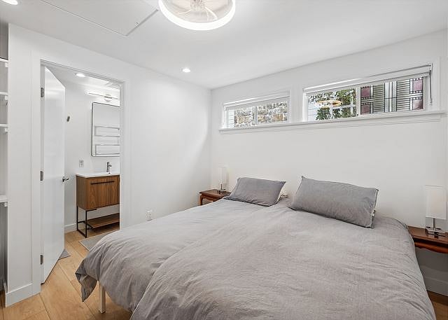 Bedroom 2 - King or can be 2 twins