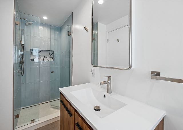 Bath 2 - heated towel warmer!
